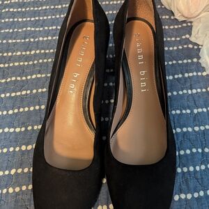 Gianni Bini Black Stiletto Heels Classic Design